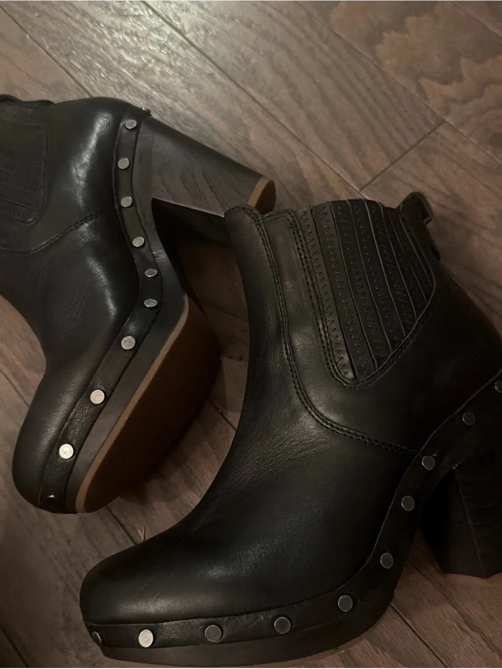 Ugg Carberry Black Studded Leather Platform Boots SZ 9